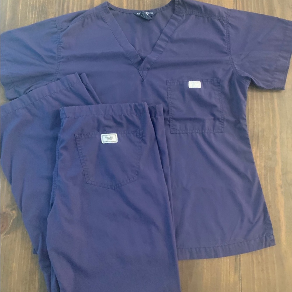 Blue sky scrub set size small top and bottom